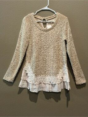 A'Reve Cream Textured Lace-Hem Layered Tunic